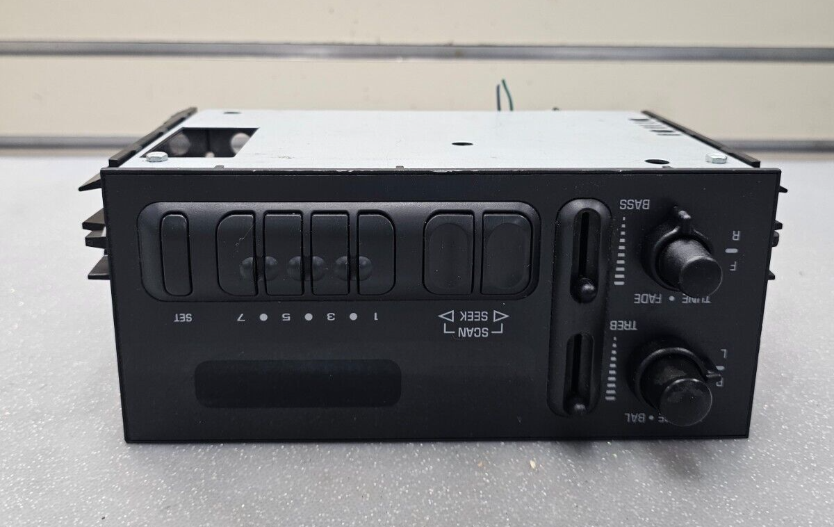 🔥1995-2002 GMC Sierra/Yukon Chevy Tahoe Silverado AM/FM/Cass Tape Radio Mint
