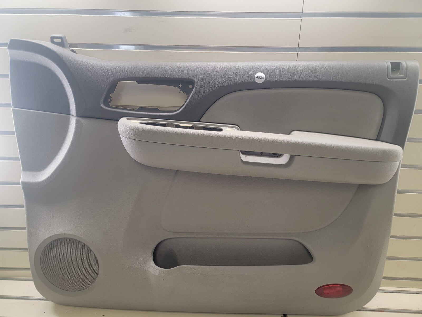 07-09 Chevy Tahoe Suburban Yukon Front Door Trim Panel Right PASSENGER Gray D15
