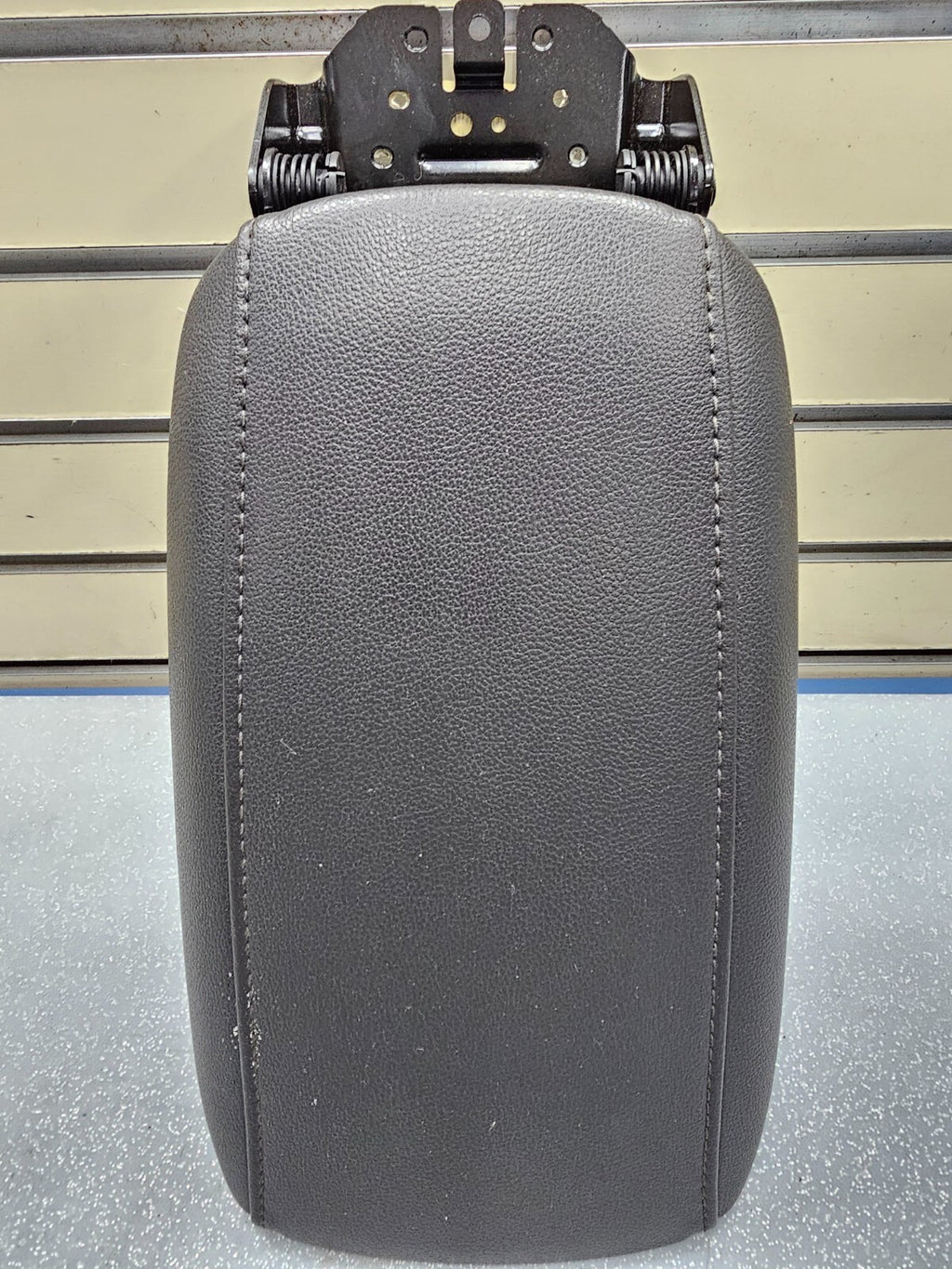 🔥13-16 Ford Fusion Front Center Console Lid Armrest Leather Cover Top Pad Black