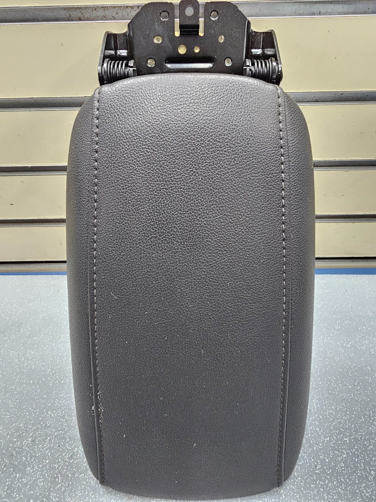 🔥13-16 Ford Fusion Front Center Console Lid Armrest Leather Cover Top Pad Black