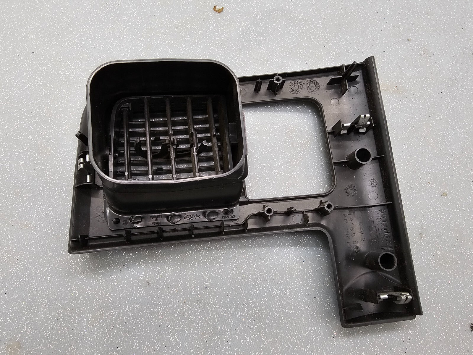 🔥2002-2005 Dodge RAM Front Left Driver Side A/C Heat Air Vent Taupe BLACK VT7