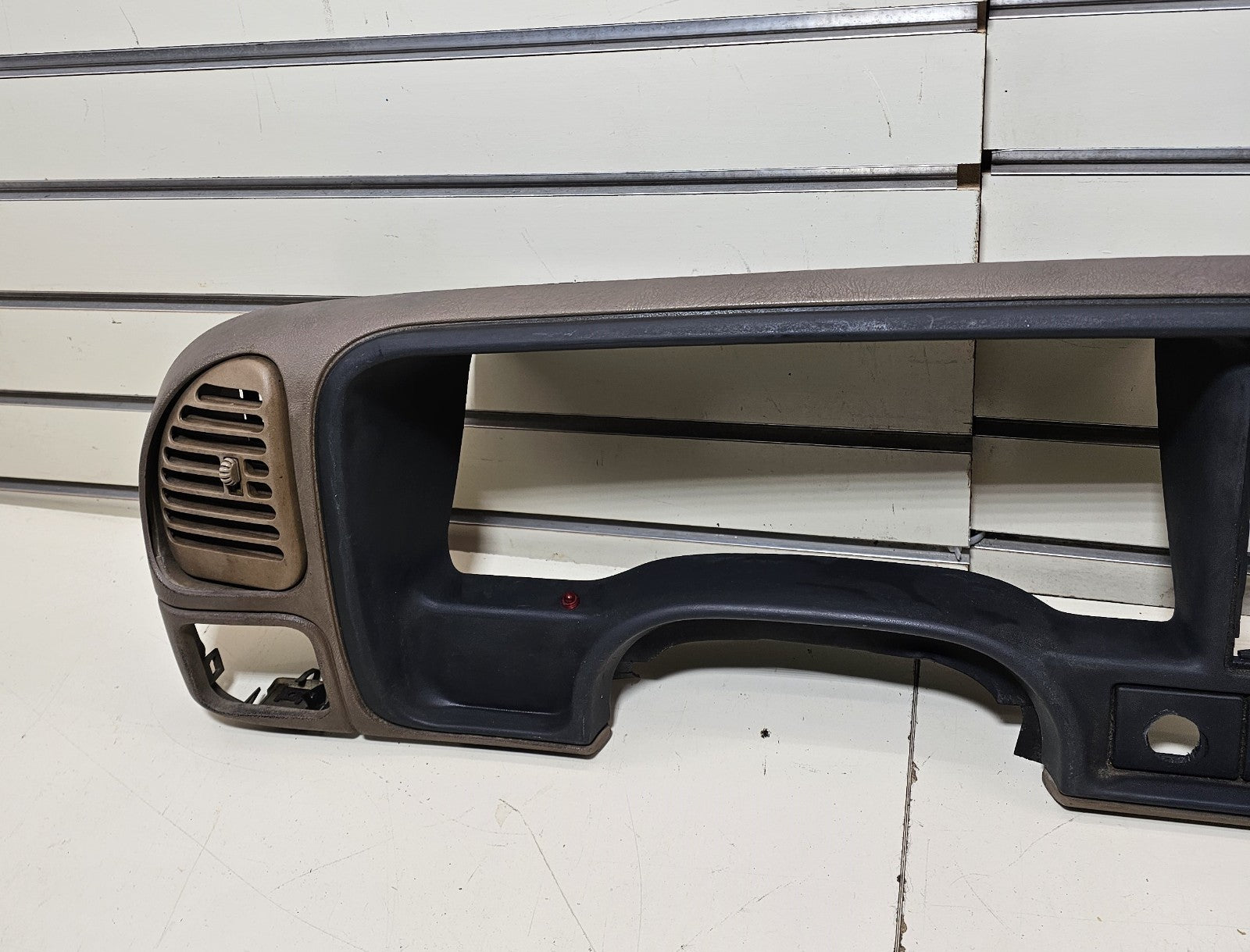 95-99 CHEVY GMC TRUCK SILVERADO CK Cluster Gauge Speedo Dash Bezel DK TAN