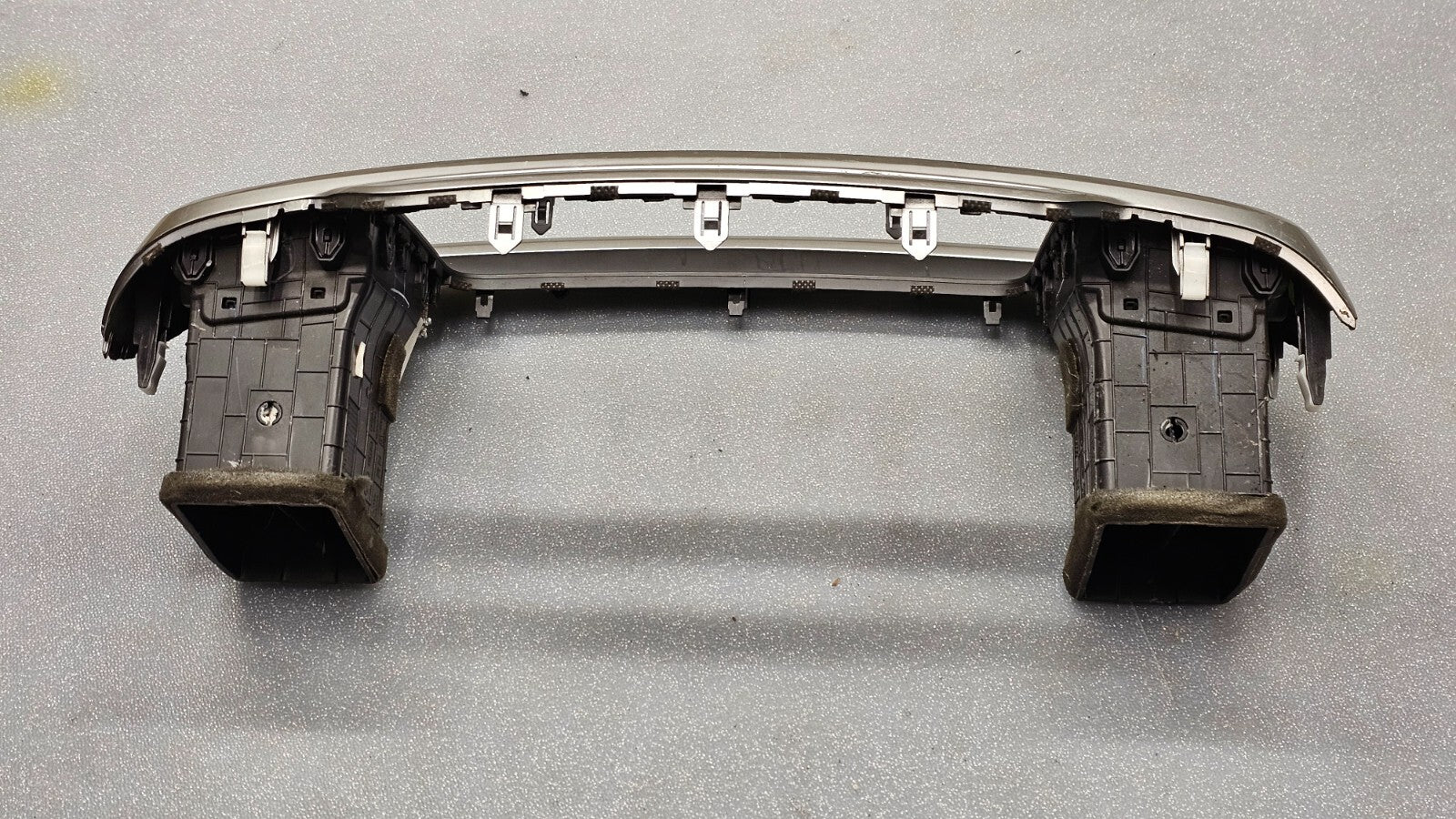 🔥16-18 KIA SORENTO RADIO CENTER DASH SURROUND BEZEL TRIM VENTS Assembly Silver