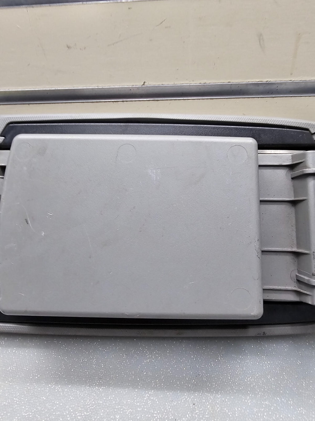 07-10 Chrysler Sebring Center Console Lid Armrest Storage Assembly Top Gray OEM