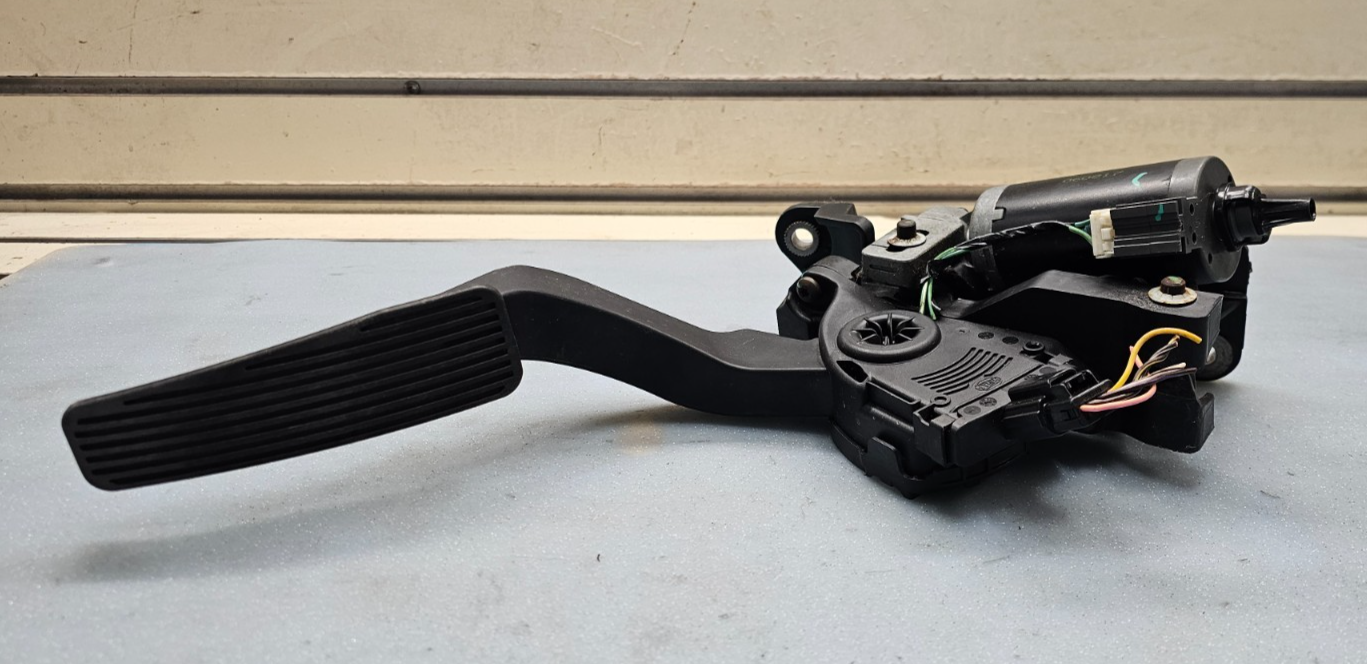 🔥07-10 CHRYSLER 300 CHARGER MAGNUM ACCELERATOR PEDAL Assembly OEM