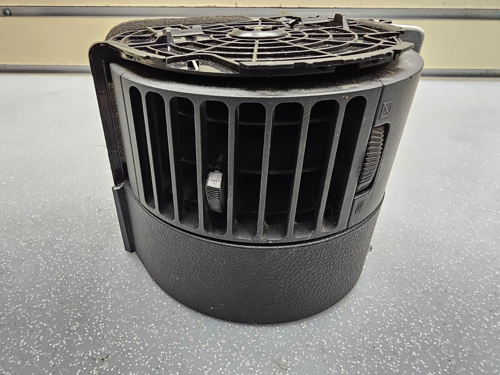 🔥03-06 INFINITI G35 COUPE MIDDLE DASH AIR VENT HEATER CONDITIONING OEM