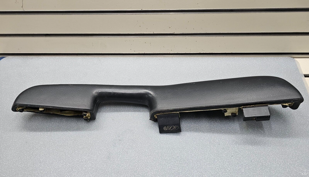99-06 Chevy GMC Silverado TAHOE Door Panel ARMREST Front LEFT Handle GRAPHITE H3