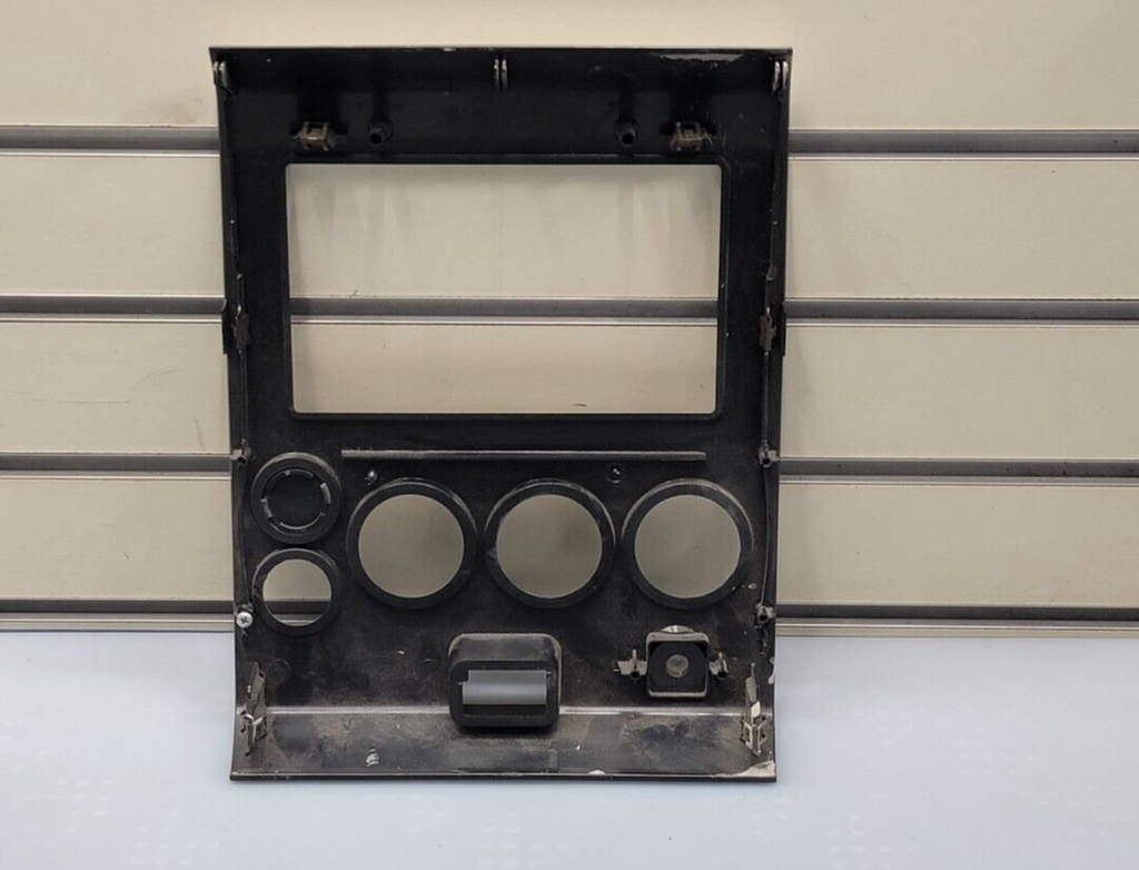 🔥2004-2007 NISSAN ARMADA STEREO RADIO DASH SURROUND PANEL TRIM BEZEL GREY