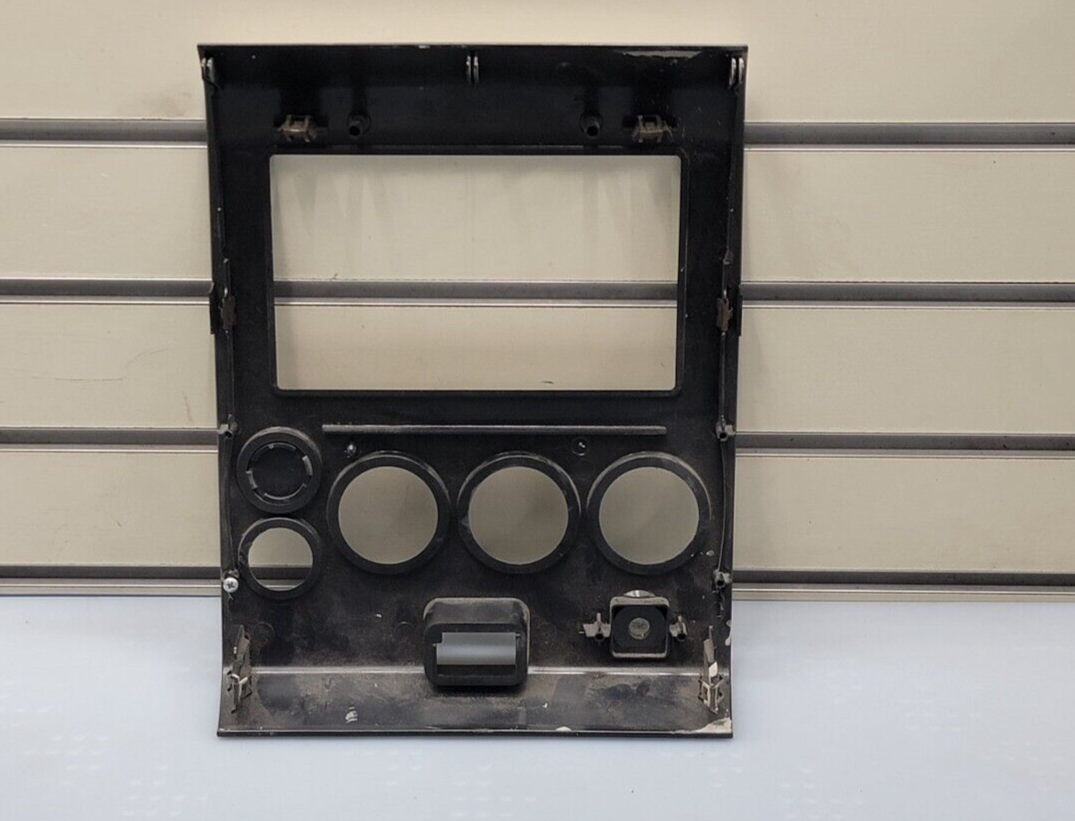 🔥2004-2007 NISSAN ARMADA STEREO RADIO DASH SURROUND PANEL TRIM BEZEL GREY