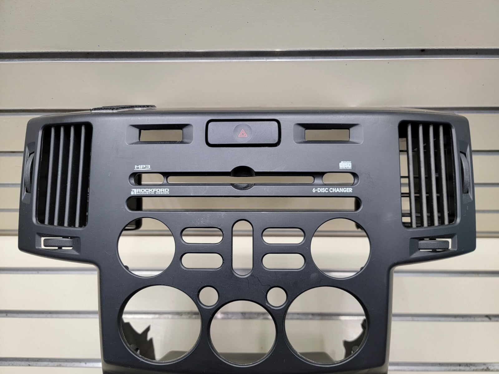 🔥2006-2008 MITSUBISHI ENDEAVOR Dash Trim Central Radio Climate Bezel Black
