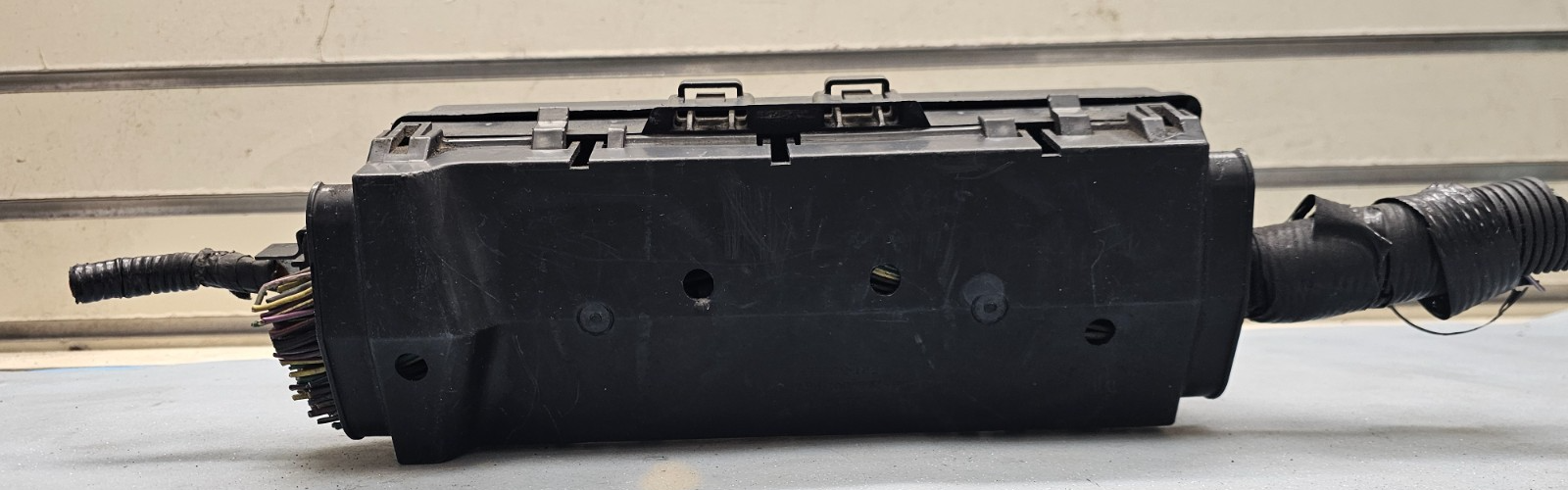 🔥2007 LINCOLN NAVIGATOR Engine Fuse Box Relay Module Junction Integrated Module