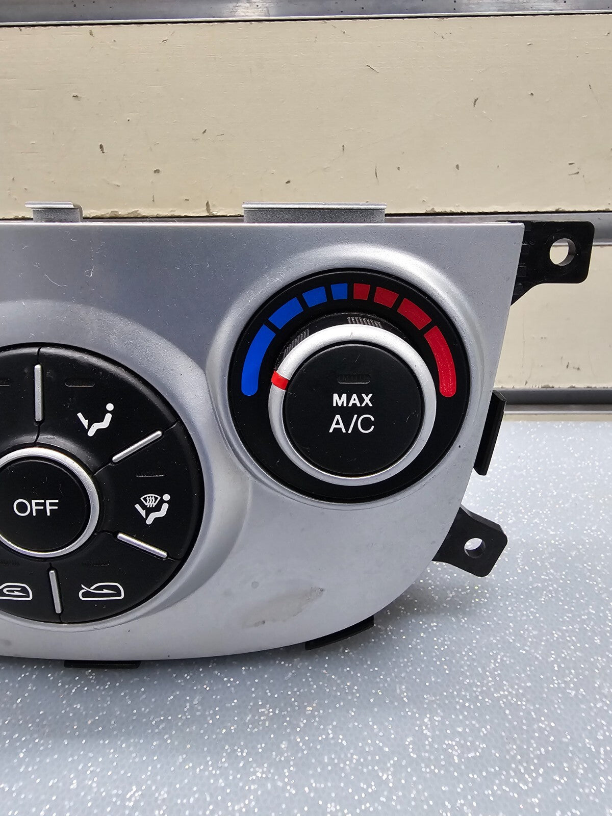 10-12 HYUNDAI SANTA FE Dash AC Heater Temperature Climate Control Conditioner