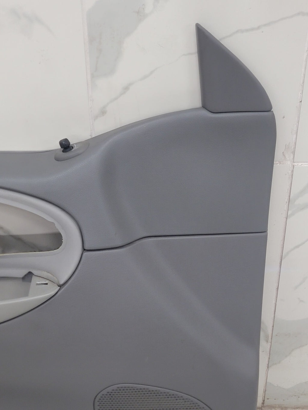 🔥02-09 CHEVY TRAILBLAZER Door Panel  Front LEFT Driver armrest GRAY - silver D8