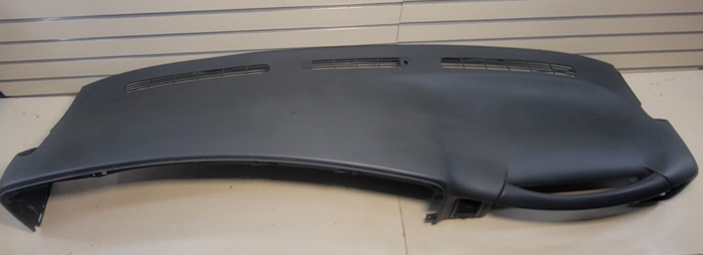 🔥99-06 SILVERADO SIERRA TAHOE Upper Cap Cover Top Dashboard Pad GRAPHITE DP1