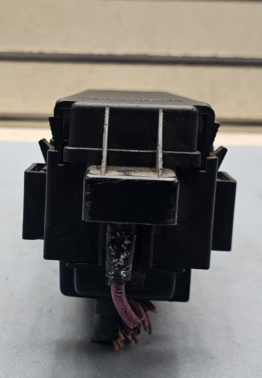 🔥2006 Commander Grand Cherokee 3.7L Engine HOOD FUSE Relay BOX Release Cover