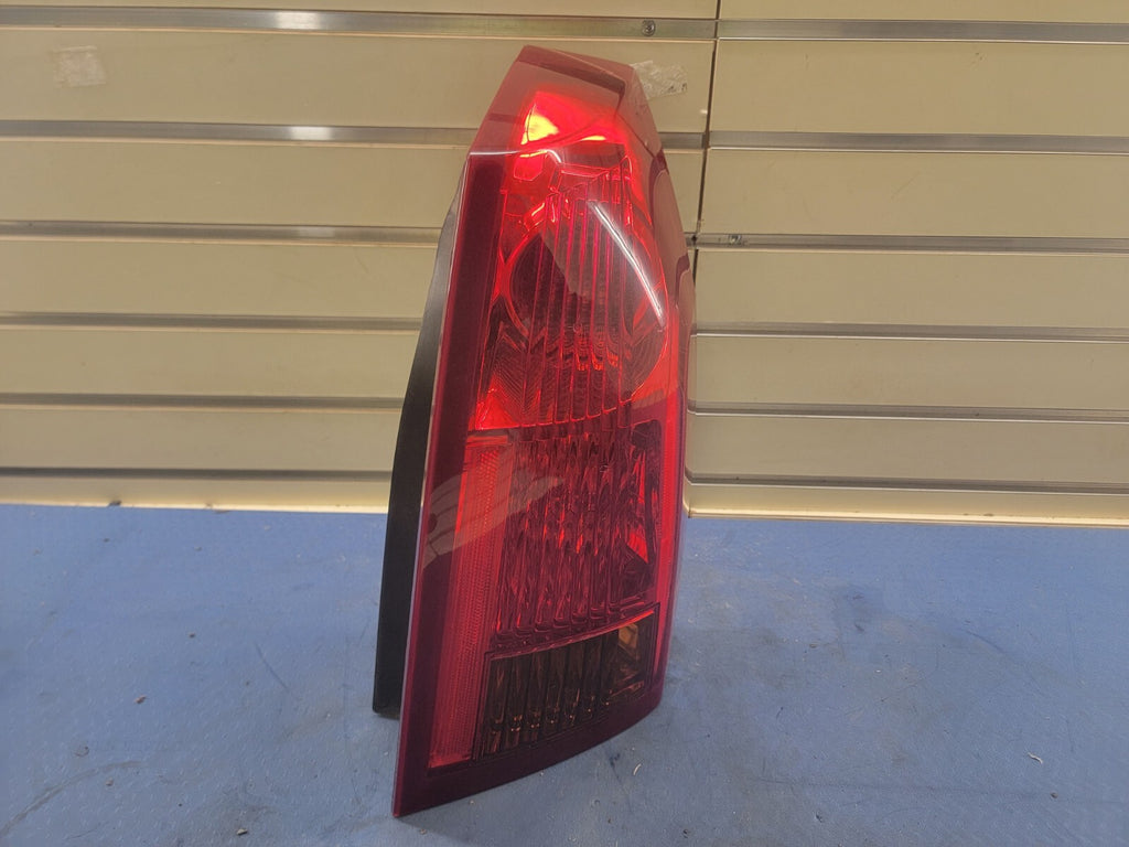 🔥03-07 Cadillac CTS Sedan Taillight Lamp Assembly Right Passenger Side Chrome