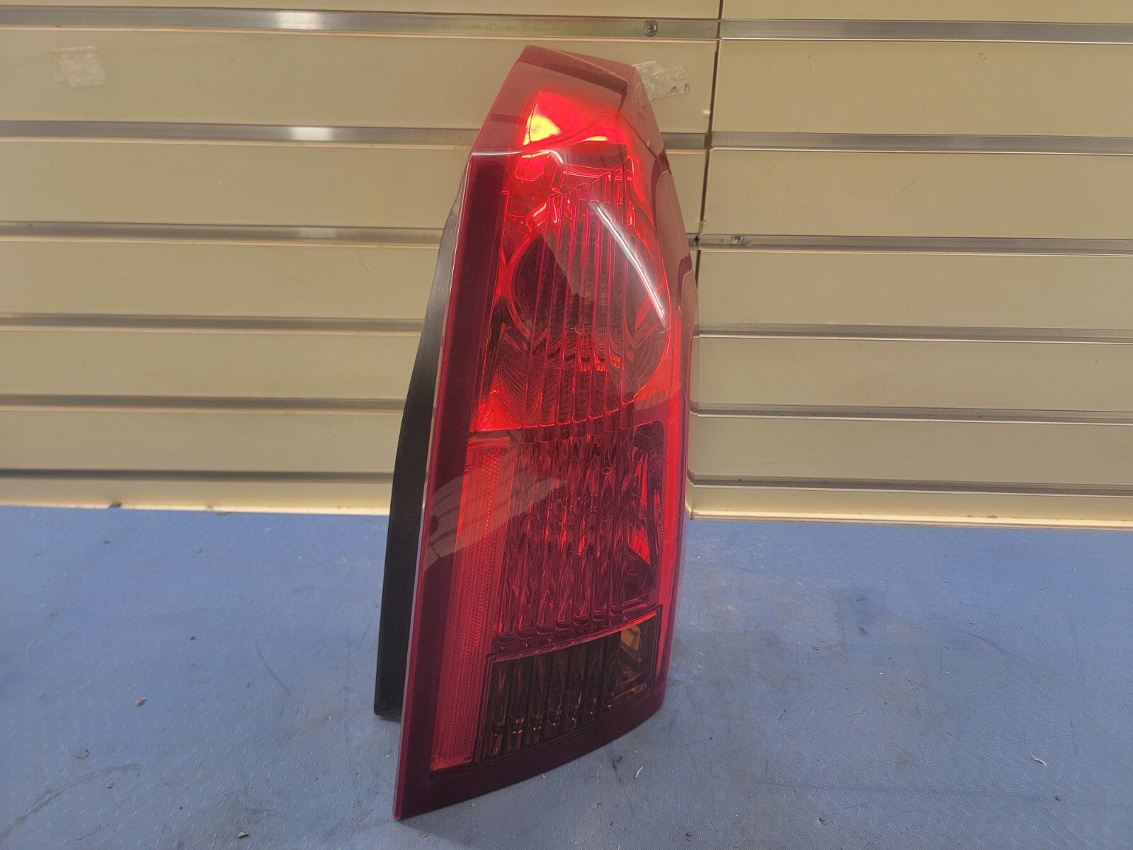🔥03-07 Cadillac CTS Sedan Taillight Lamp Assembly Right Passenger Side Chrome