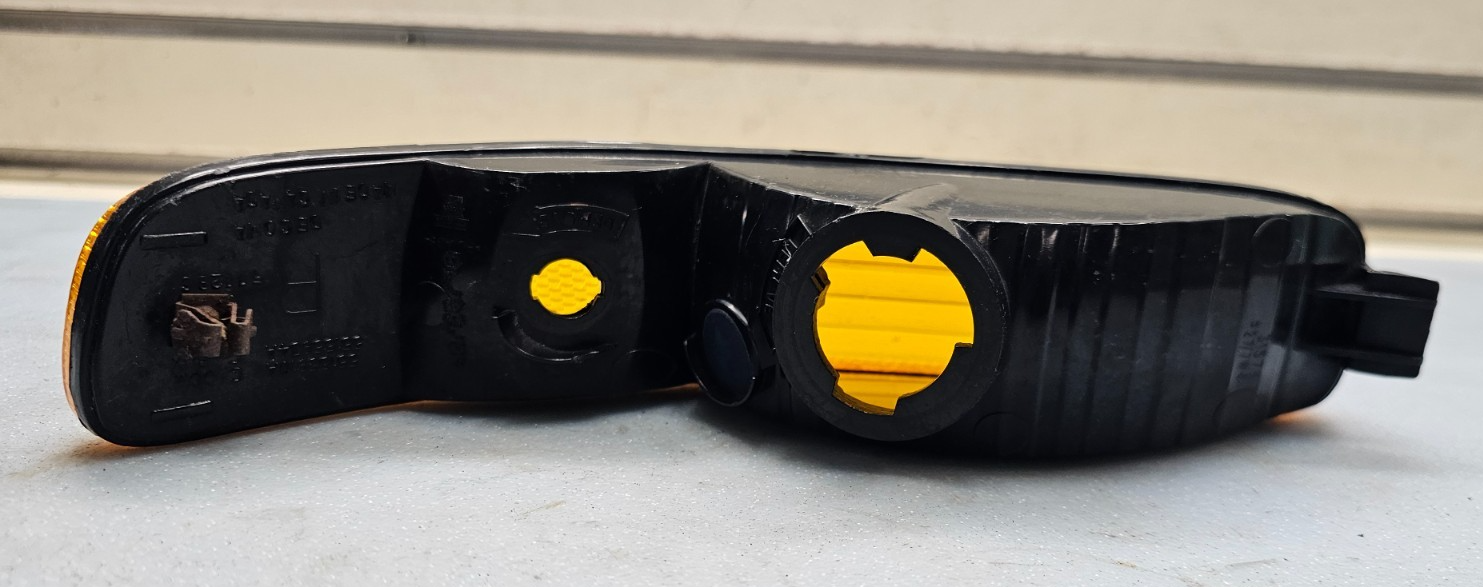 🔥2002-2004 Jeep Liberty Right Front Turn Signal Light Genuine OEM