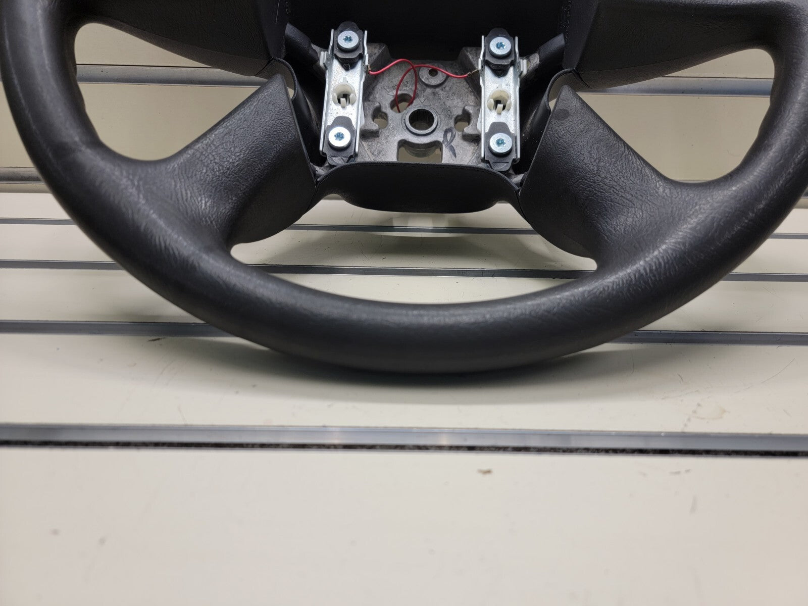 🔥03-06 SILVERADO SIERRA YUKON TAHOE SUBURBAN STEERING WHEEL LEATHER BLACK