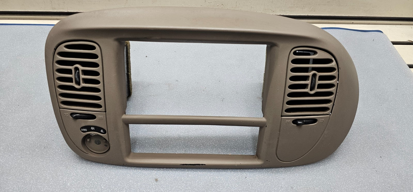 🔥97-03 Ford F150 Center Dash Radio Stereo Climate BEZEL Trim Panel Line Tan B1