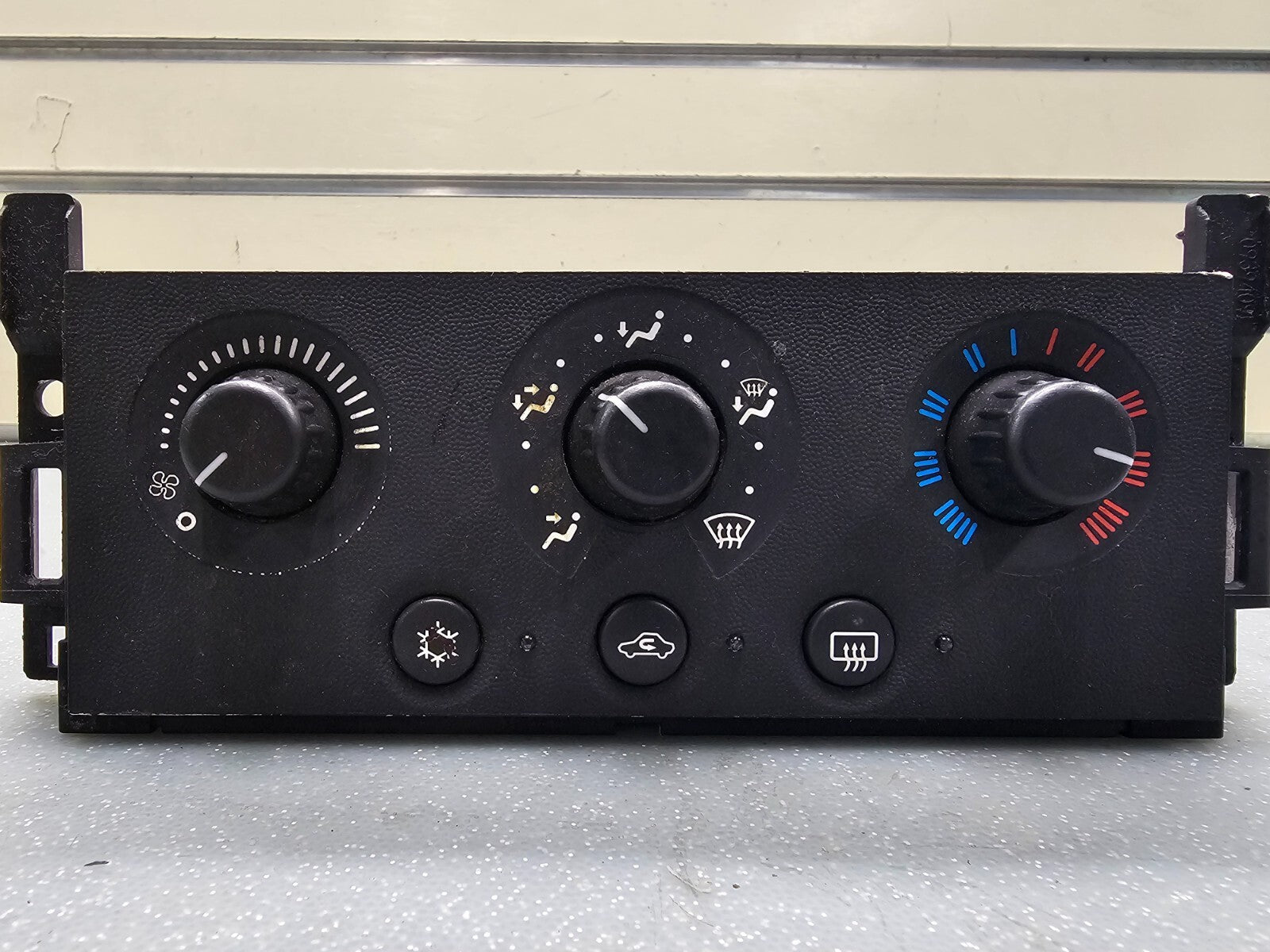 04-08 Pontiac Grand Prix Dash AC Heater Climate Control Module Panel Temperature