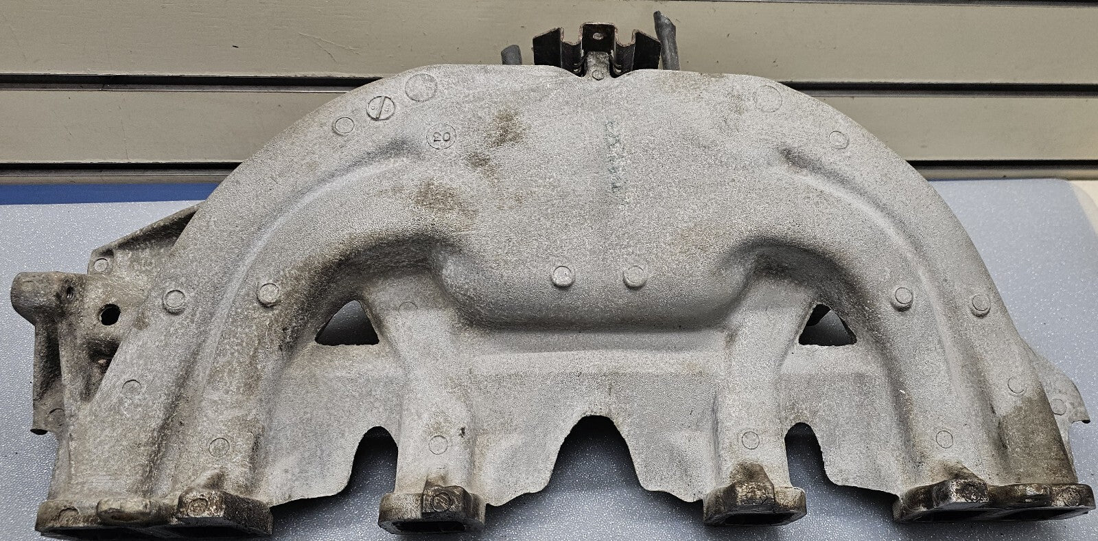 91-06 Jeep Cherokee Wrangler TJ 4.0 High Output Plenum Bare Intake Manifold OEM