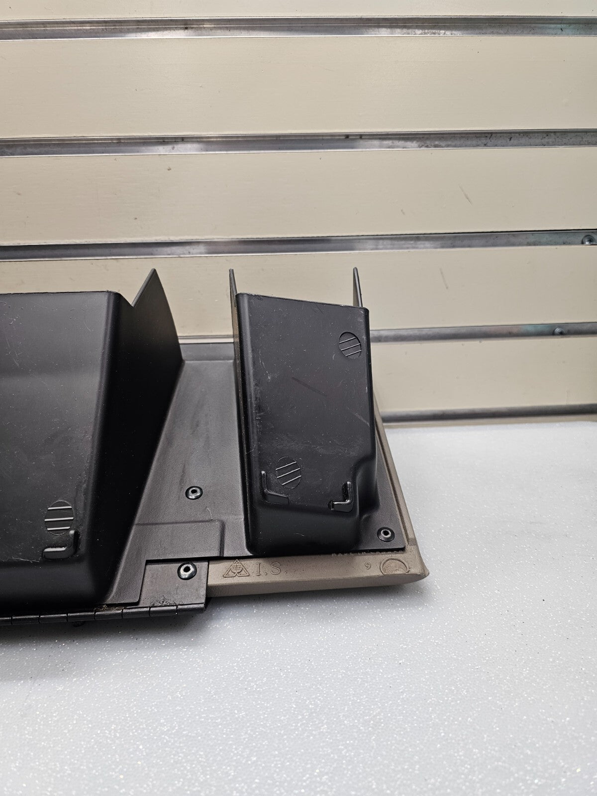 99-06SILVERADO SIERRA Dash GLOVE BOX Storage Compartment Door Assembly LT GRAYG3