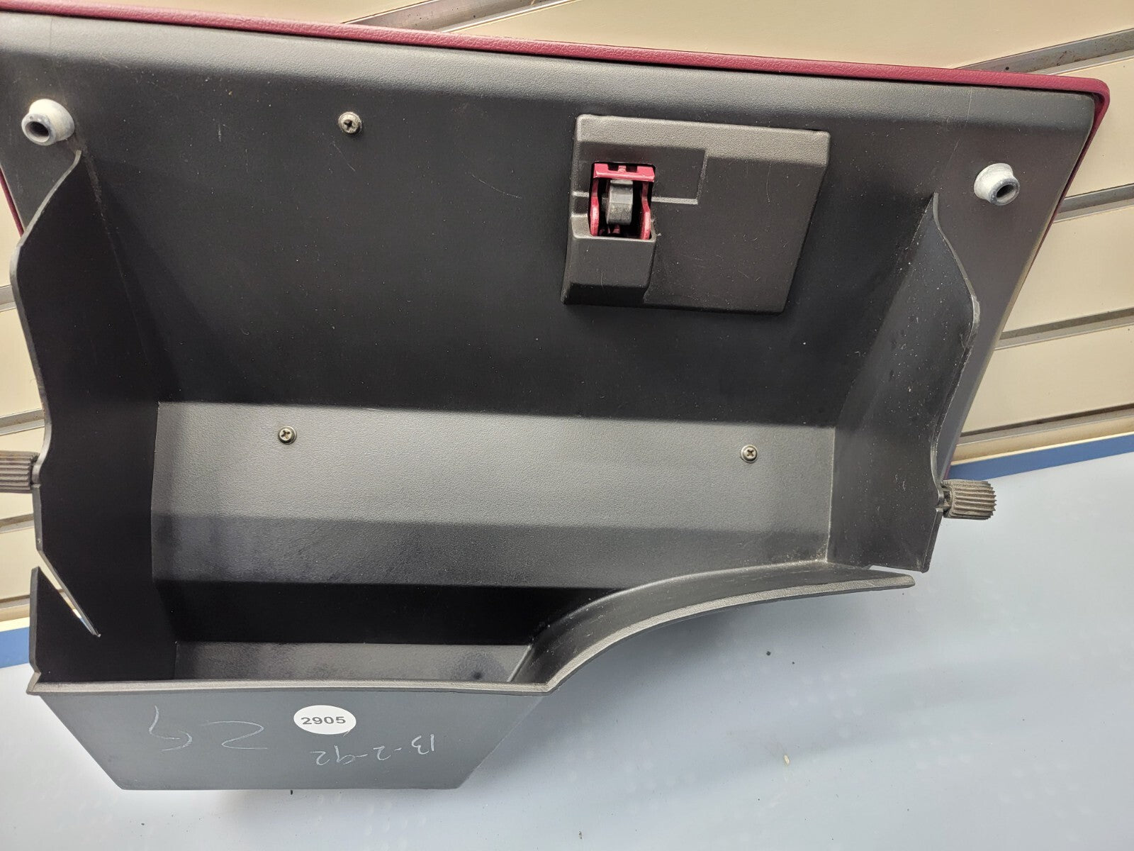 🔥1995-1997 Ford Crown Victoria Glove Box Burgundy w/ Hinge OEM 64269