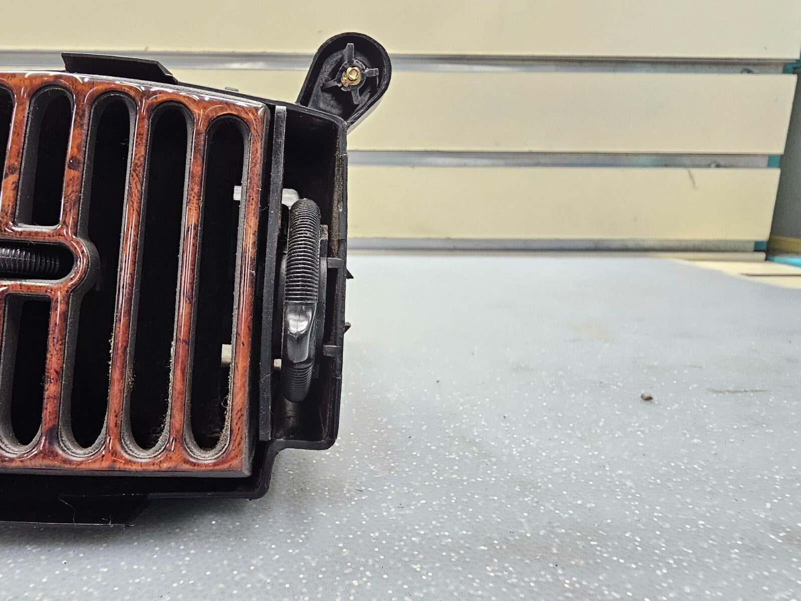 🔥97-03 Ford F150 Expedition Center Dash Right Passenger AC Air Vent Filter OEM