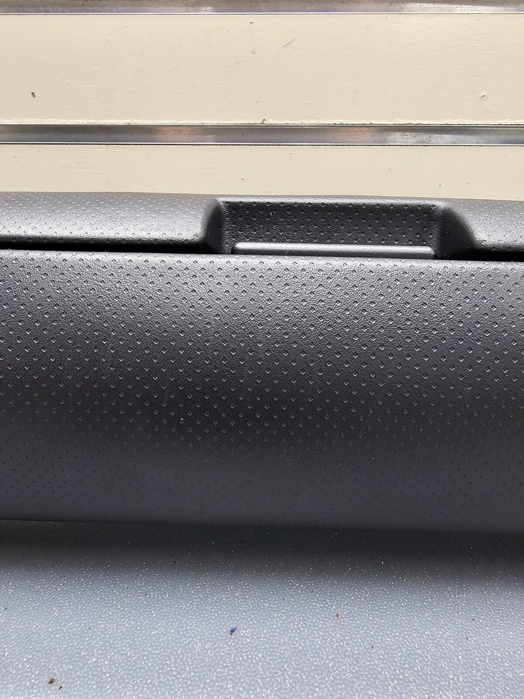 🔥03-07 Infiniti G35 Coupe Dash Upper Glove Box Storage Compartment Cover Black