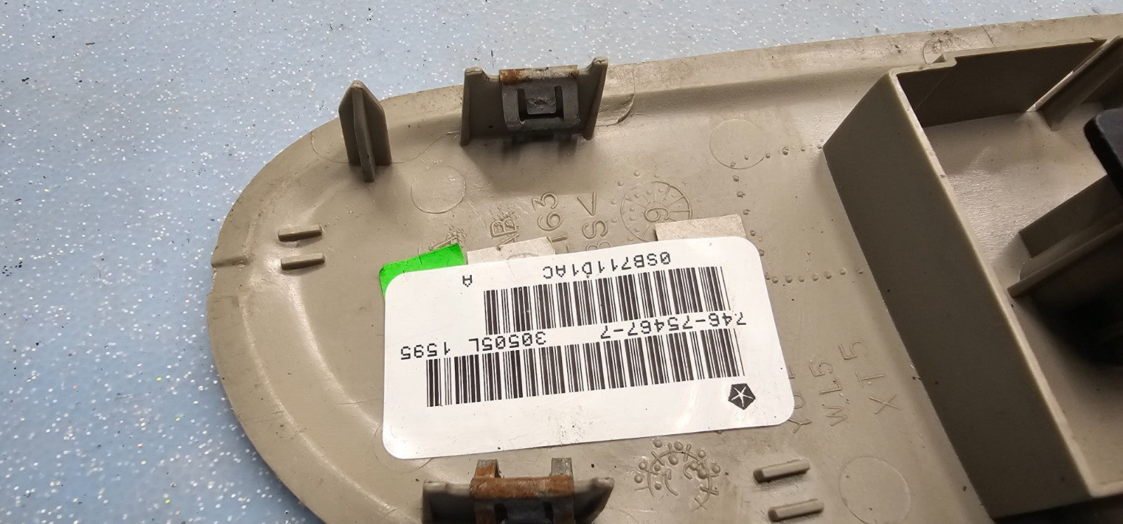 🔥01-07 Caravan Town Country Front Right Passenger Window Door Lock Switch Tan