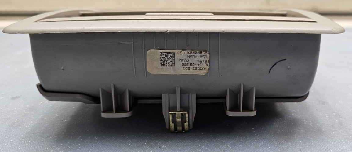🔥05-10 Grand Cherokee Overhead Console Dome Map Light Lamp Compartment Tan