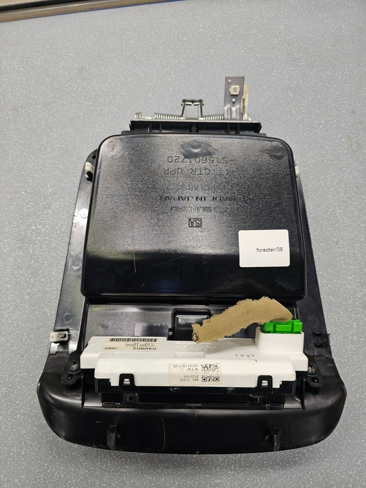 🔥06-08 Subaru Forester Center Dash Storage Compartment With Clock Display OEM