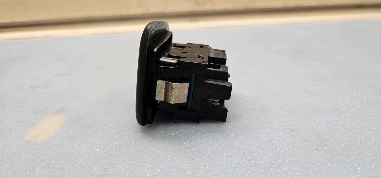 🔥03-06 Silverado Tahoe Suburban Yukon Sierra Left Rear Window Door Switch Black