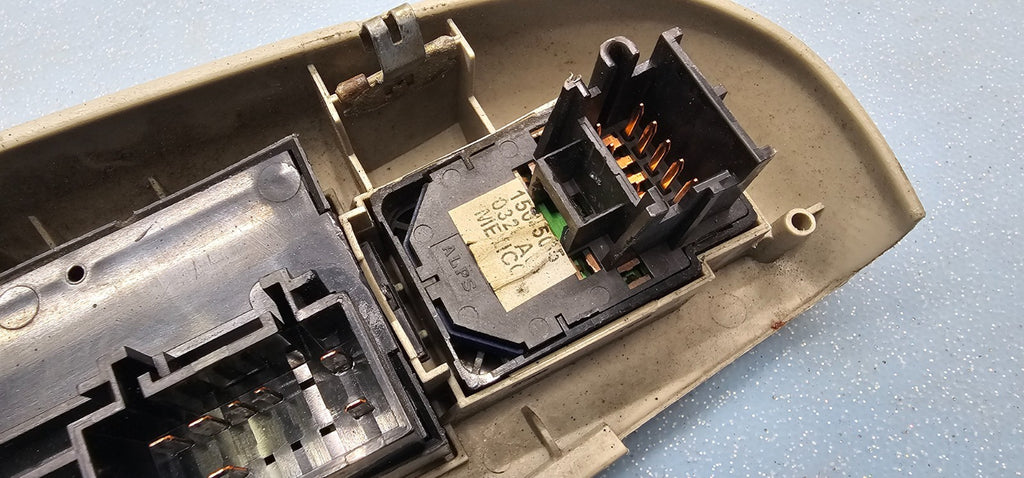 🔥99-02 Tahoe Suburban Yukon Left Driver Master Power Window Switch Assembly Tan