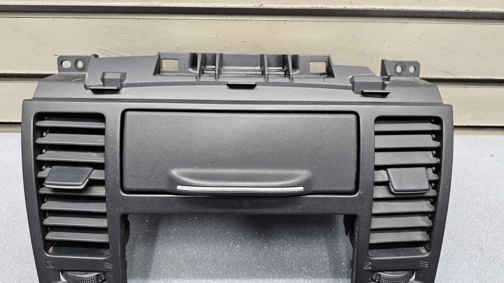 🔥07-12 Nissan VERSA Dash AM FM Radio Stereo Display Bezel Trim Panel Black B74