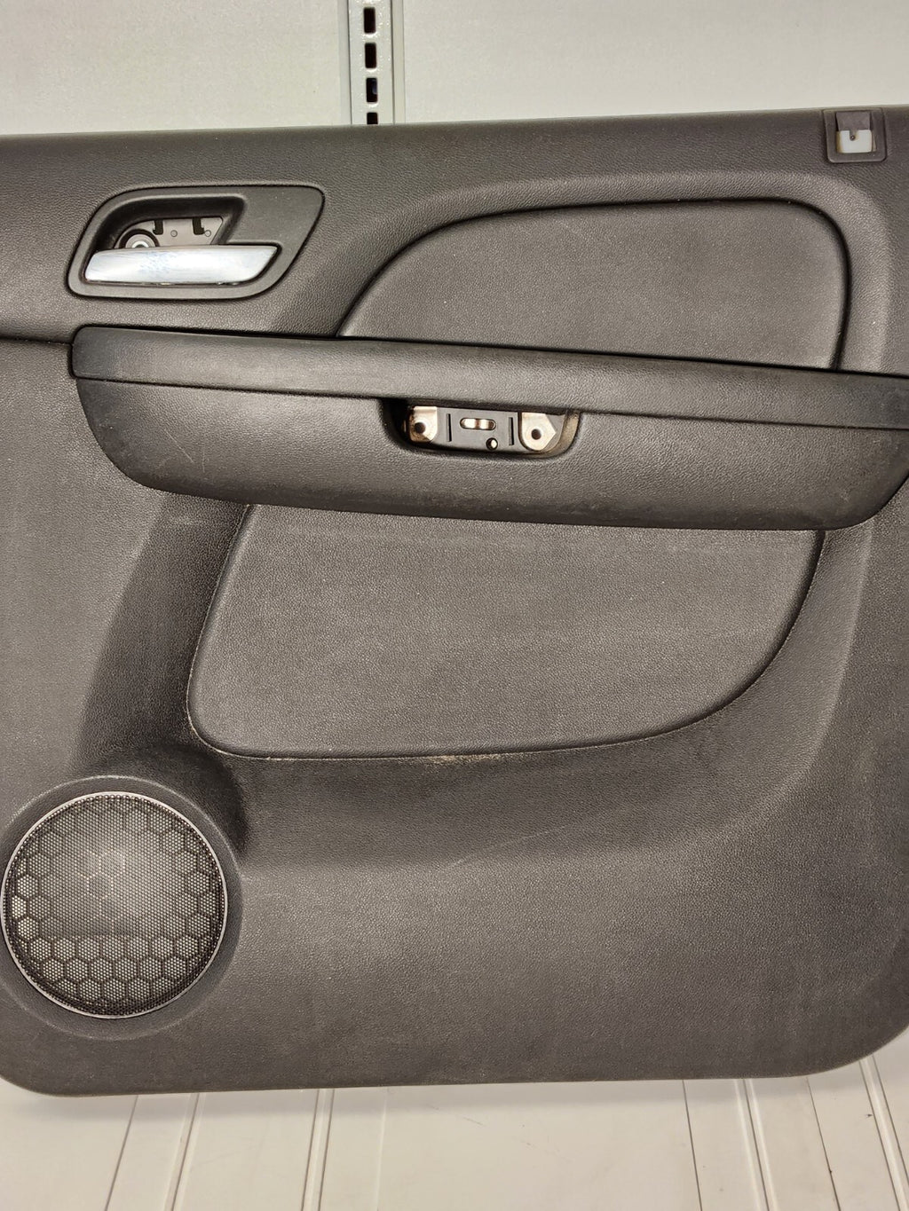 🔥2007-2014 ESCALADE CADILLAC REAR PASSENGER SIDE DOOR PANEL DARK GRAY