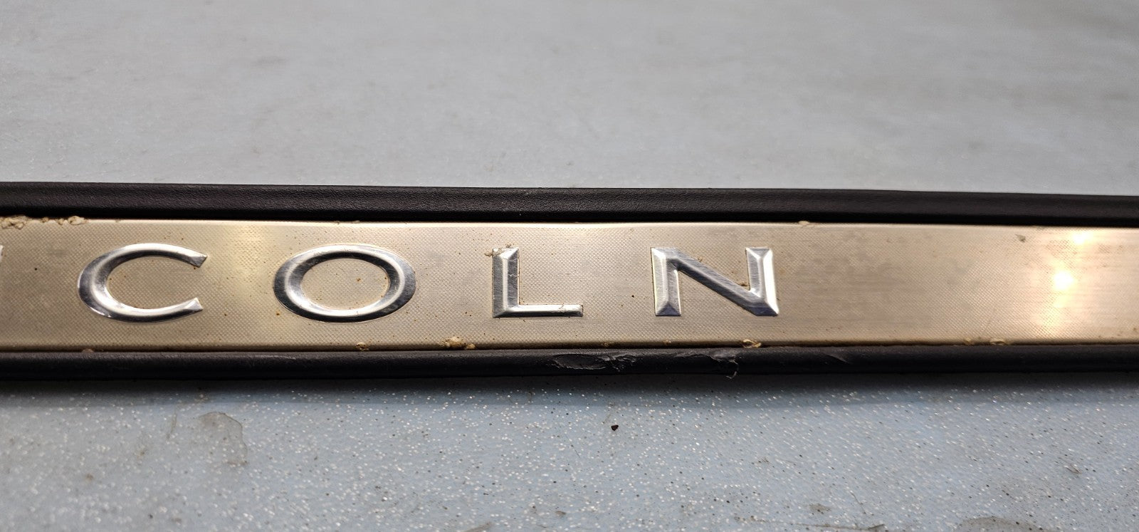 🔥2003-2011 Lincoln Town Car OEM Genuine Interior Trim Door Sill Plate