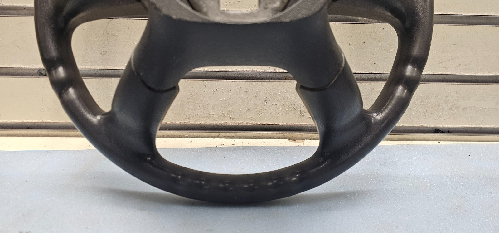 🔥03-06 SILVERADO SIERRA YUKON TAHOE SUBURBAN STEERING WHEEL LEATHER BLACK