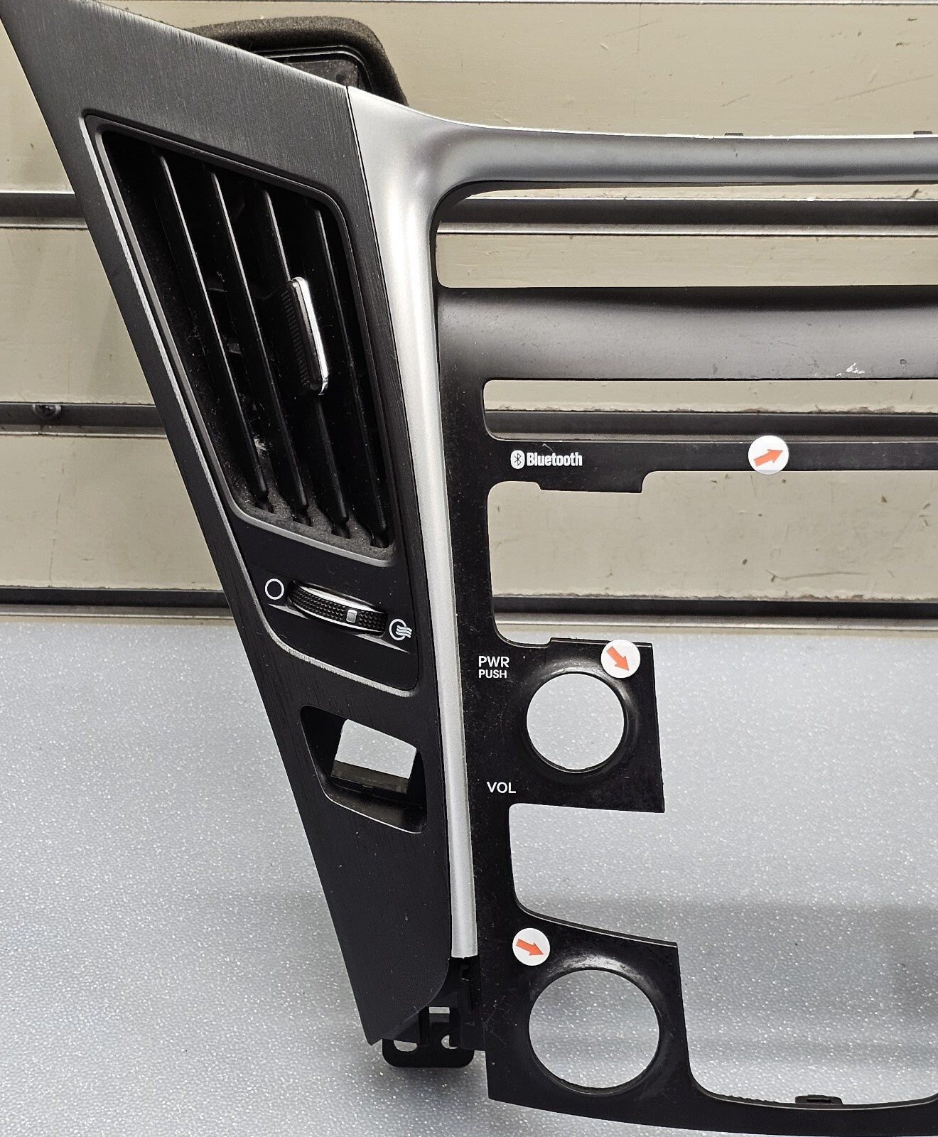 11-14 Hyundai Sonata Center Dash Radio Surround Bezel Trim Panel Climate Silver