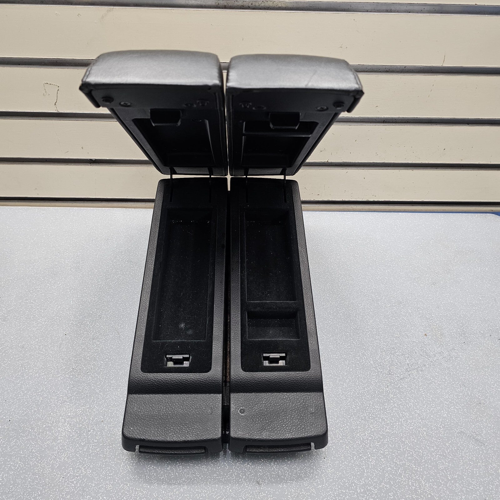 🔥03-05 Infiniti FX35 FX45 Center Console Arm Rest Lid Cover Assembly BLACK OEM