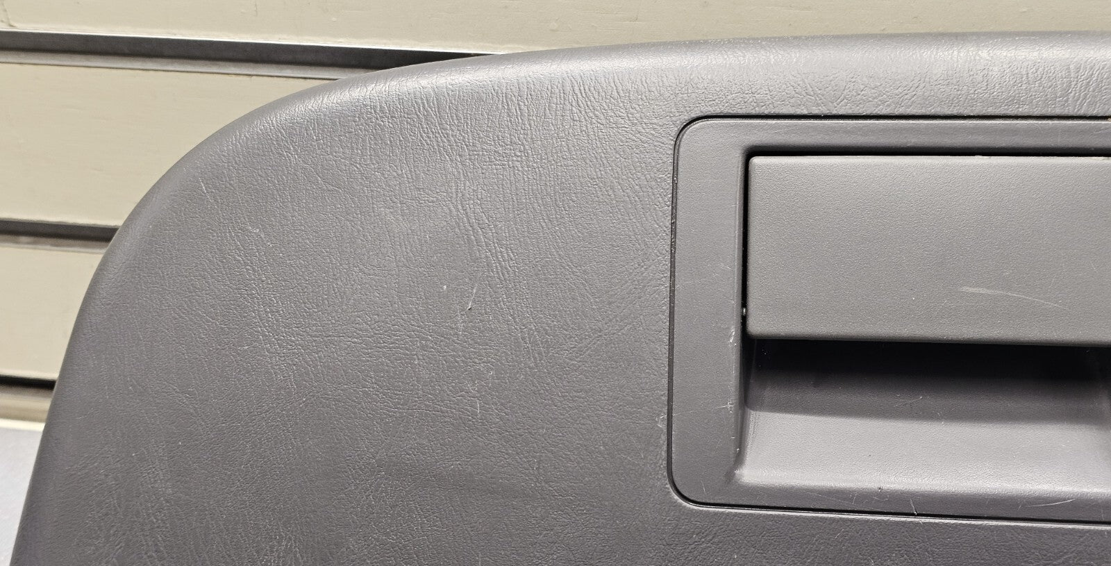🔥97-02 FORD F150 F250 Expedition Navigator Dash Compartment Glove Box Gray OEM