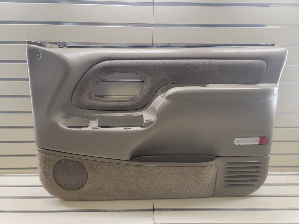 🔥95-99 Chevy GMC Silverado C/K DOOR PANEL Front RIGHT Passenger auto TAN R D2