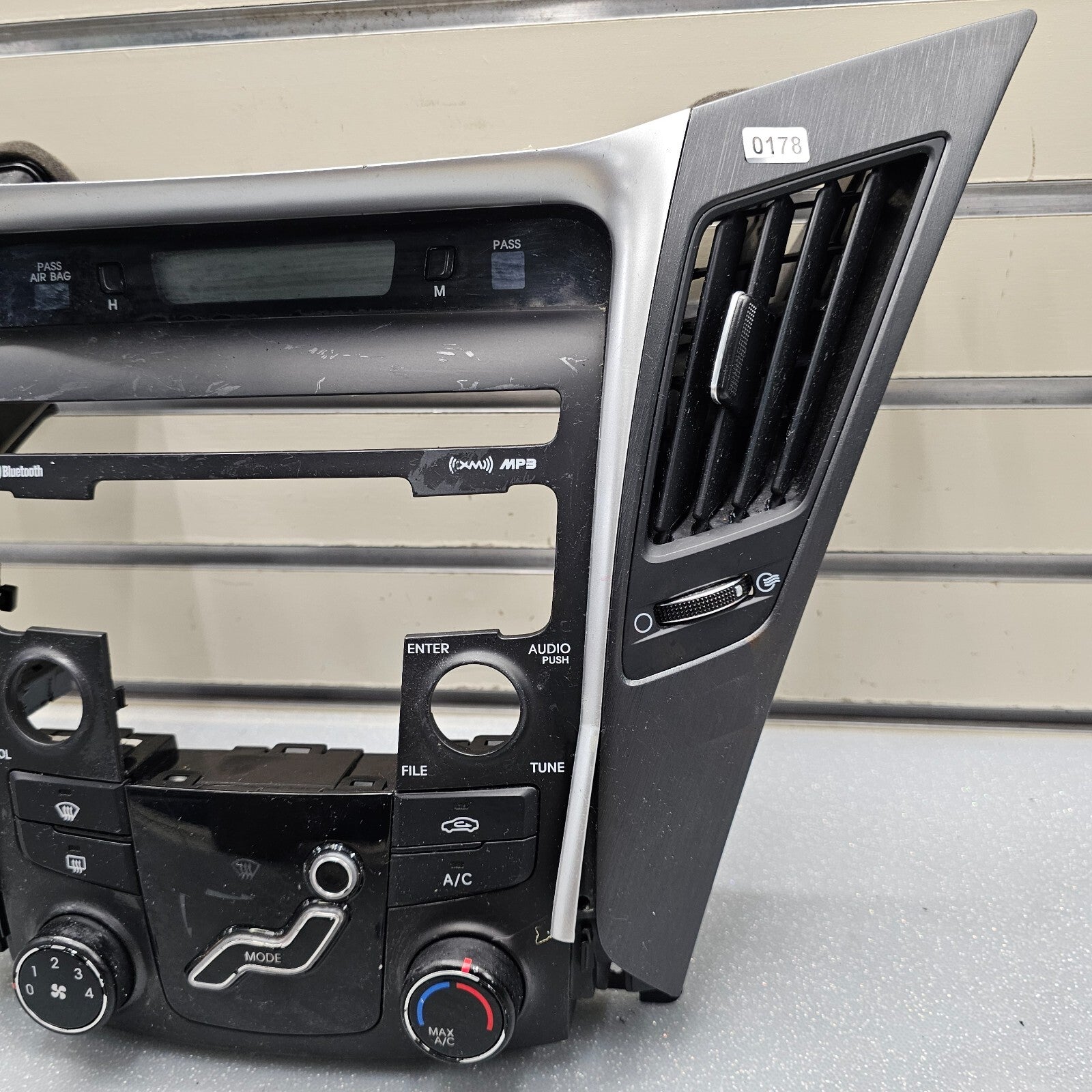 🔥11-14 Sonata Dash AM/FM Radio Display Bezel Trim Panel Climate Silver/Black