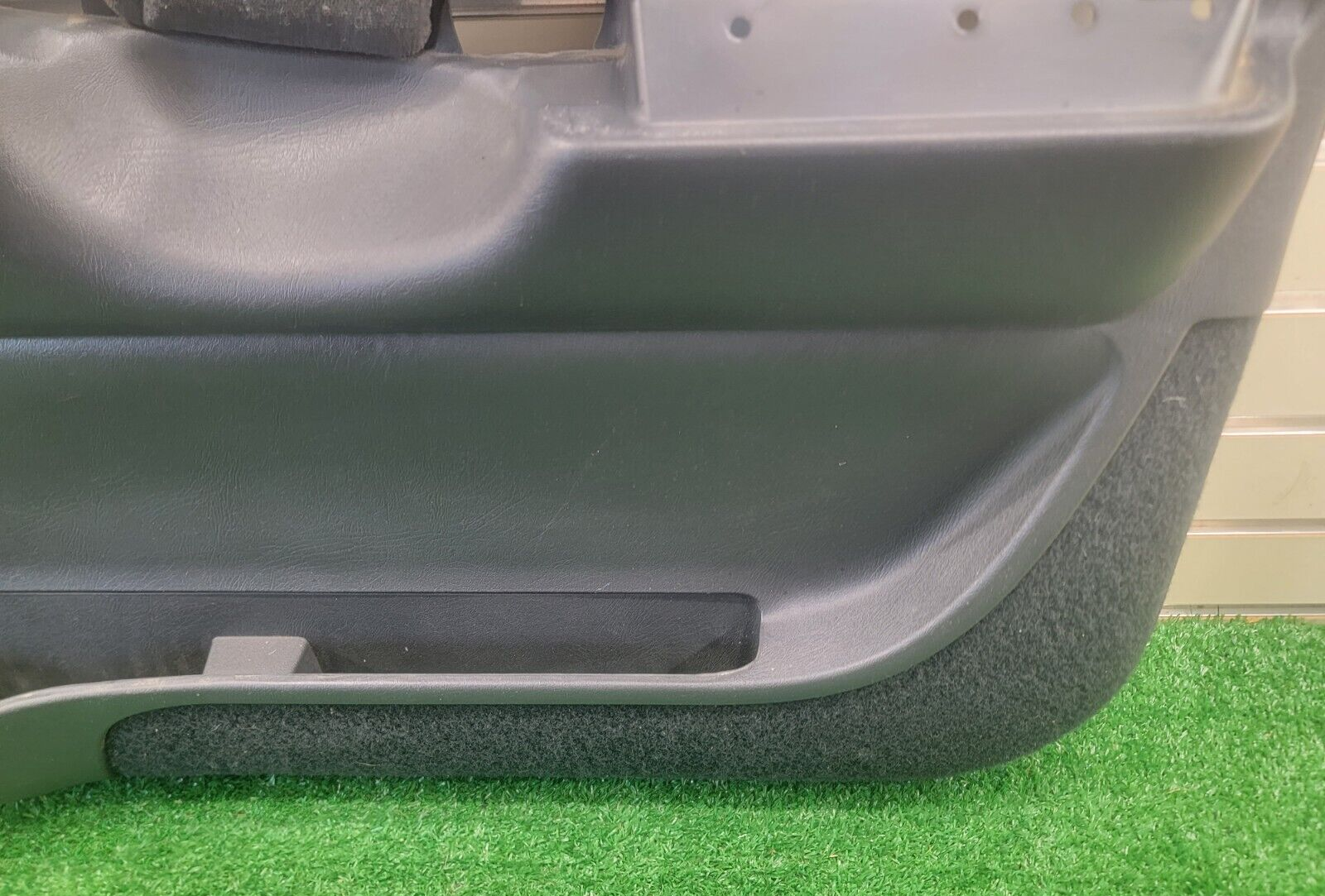 98-04 Chevy Blazer Jimmy GMC Sonoma Front Door Panel Passenger Dark Gray