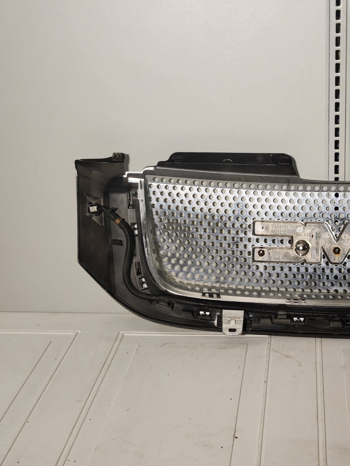 07-14 GMC Yukon Chevy Suburban Tahoe Denali Upper Bumper Grille GRAY (Chrome)