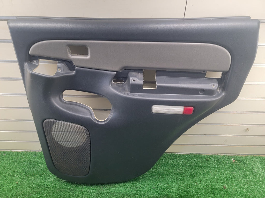🔥99-06 Chevy Tahoe YUKON ESCALADE Interior Door PASSENGER Trim Panel Black D7