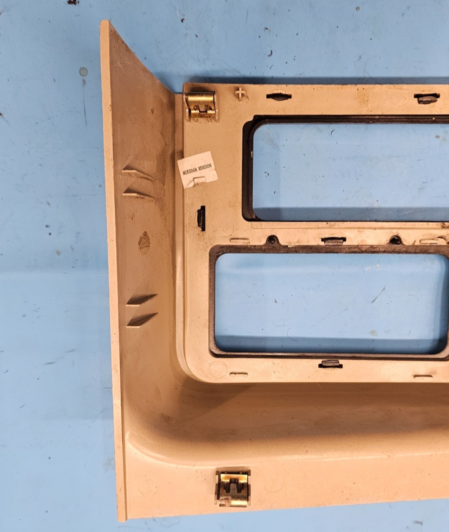 🔥03-06 Cadillac Escalade Center Console Upper Bezel Trim Clock Bezel  Wood OEM