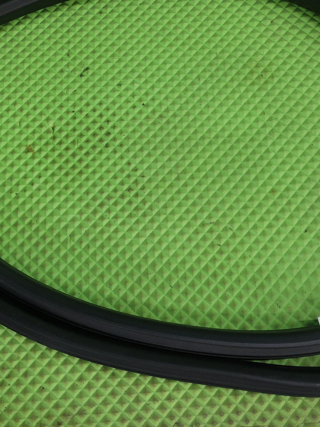 🔥07-14 Chevrolet Tahoe Rear Front Right Passenger Door Weatherstrip Seal Black