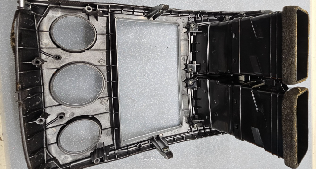 05-09 SPORTAGE CENTER DASH RADIO STEREO BEZEL TRIM PANEL CLIMATE CONTROL SILVER